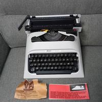 Macchina da scrivere Olivetti Lettera 10