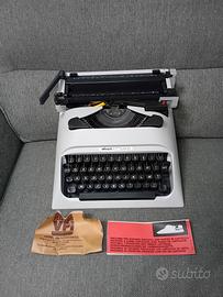 Macchina da scrivere Olivetti Lettera 10