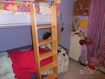 Scala in legno per letto a castello foto esempio