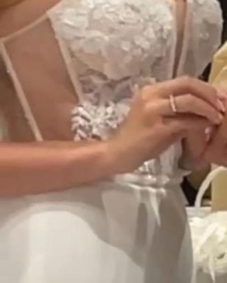 abito da sposa 2024 completo di accessori