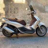 Beverly 300