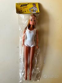 Bambola Alice al mare