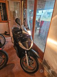 Sella+sh+125 Vendita in Moto e scooter - Main Image