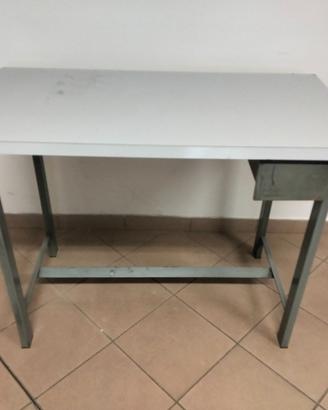 Tavolino da lavoro tavolo