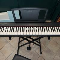 Tastiera yamaha con supporto, sgabello e pedale