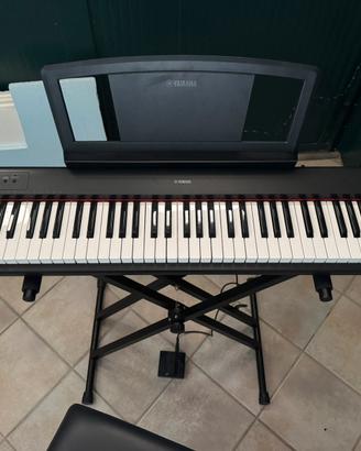 Tastiera yamaha con supporto, sgabello e pedale