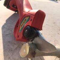 Forbice a batteria rinforzata