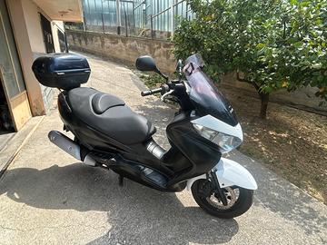 Suzuki Burgman 200