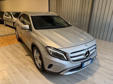 Mercedes-benz GLA 220 4MATIC PREMIUM
