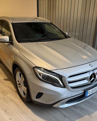Mercedes-benz GLA 220 4MATIC PREMIUM