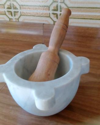 Mortaio bianco in marmo di Carrara con pestello