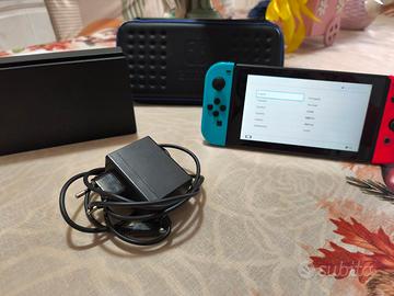 Nintendo Switch completa con custodia
