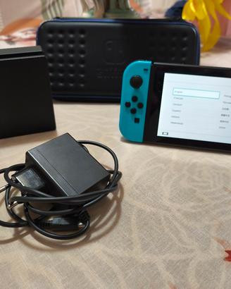 Nintendo Switch completa con custodia