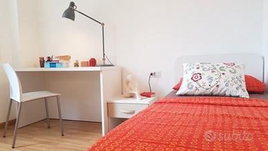 Stanza singola in centro storico da agosto