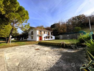 Casa Colonica con Terreno - Lapedona