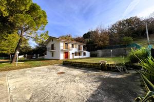 Casa Colonica con Terreno - Lapedona