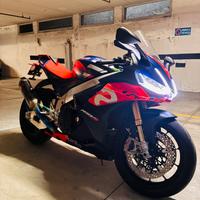 Aprilia RSV4 1100 factory 2021 lava red