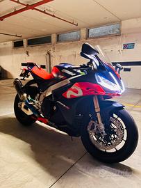 Aprilia RSV4 1100 factory 2021 lava red