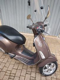 Vespa scooter 150 anno 2014
