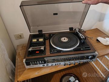 Giradischi con lettore audiocassette