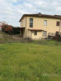 Ampia villetta 150 metri in bifamiliare