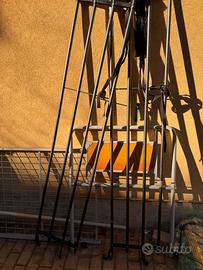 Letto ortopedico regolabile con sbarre.