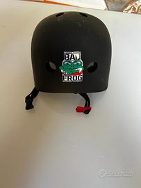 Casco Bad Frog