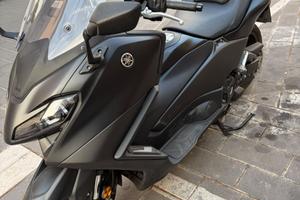 Yamaha tmax 560