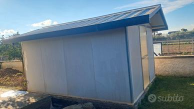 Casetta in pannelli coibentati