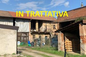 CASA DI CORTE A FERNO