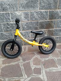 bicicletta senza pedali