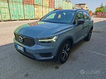 Volvo XC40 2.0 tdi 190cv r Design tetto