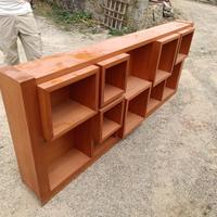 Libreria appoggiata al muro o pensile
