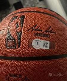 Pallone iverson autografato