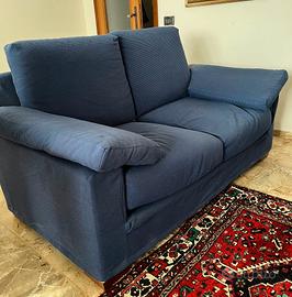Divani blu in tessuto