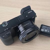 Mirrorless Sony Alpha A6000 + obiettivo 16-50mm