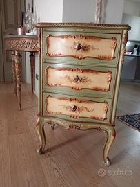 cassettiera in stile veneziano 