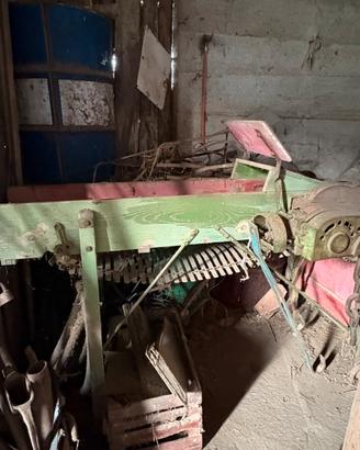 Trinciaforaggio datato da giardino