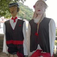 Coppia giganti+ vari strumenti musicali