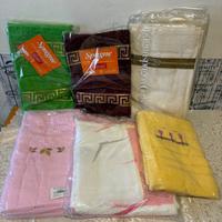 Coppie asciugamani in spugna - € 5 ciascuna