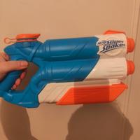 pistola ad acqua nerf super soaker