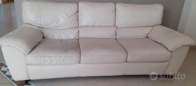 DIVANO IN PELLE