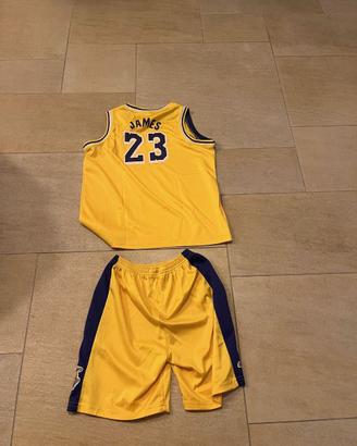 Completo Lakers e t-shirt militare