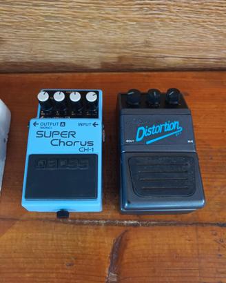 pedalini effetti  per chitarra corus, distorsore ,