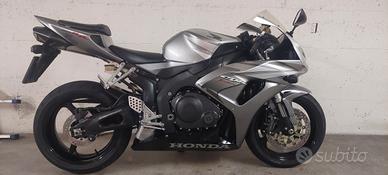 Honda cbr 1000 rr