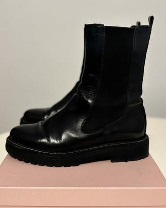 Scarpe in pelle nera