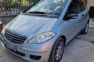 Auto Mercedes A160