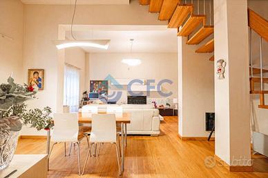 Appartamento di 140 m² con 4 locali e box auto a A