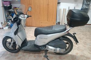 Aprilia scarabeo 200