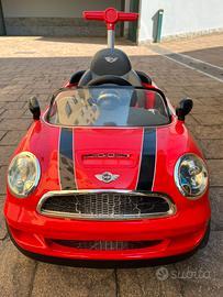 Auto a pedali Mini Cooper con maniglione genitori
